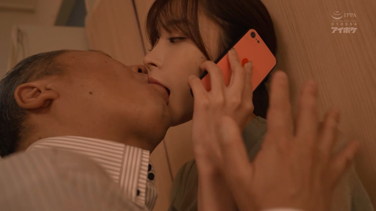 ROYD-143被贫乳同学蹭到后 忍不住诱惑后的无套SEX 伊织雏乃