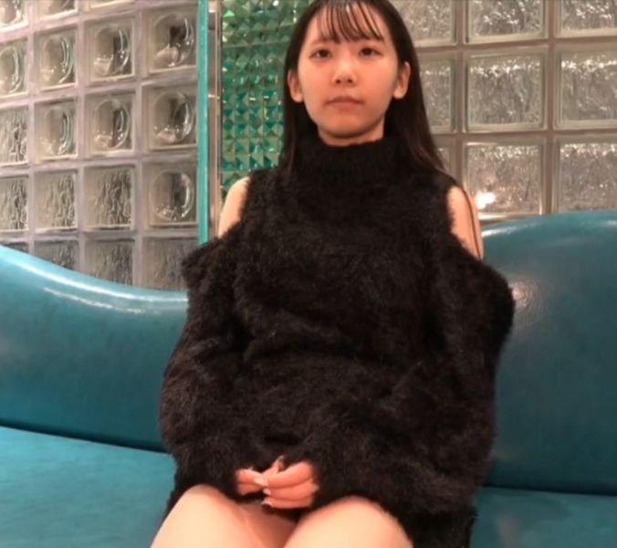 颜值不错大奶美女两女一男舔JJ口交 抽插几下让美女自摸扣逼 很是诱惑喜欢不要错过 A